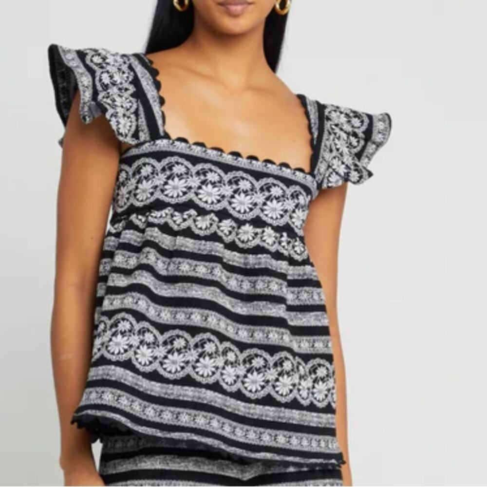 Kourt Embroidered Black Scalloped Top size medium Boho size medium